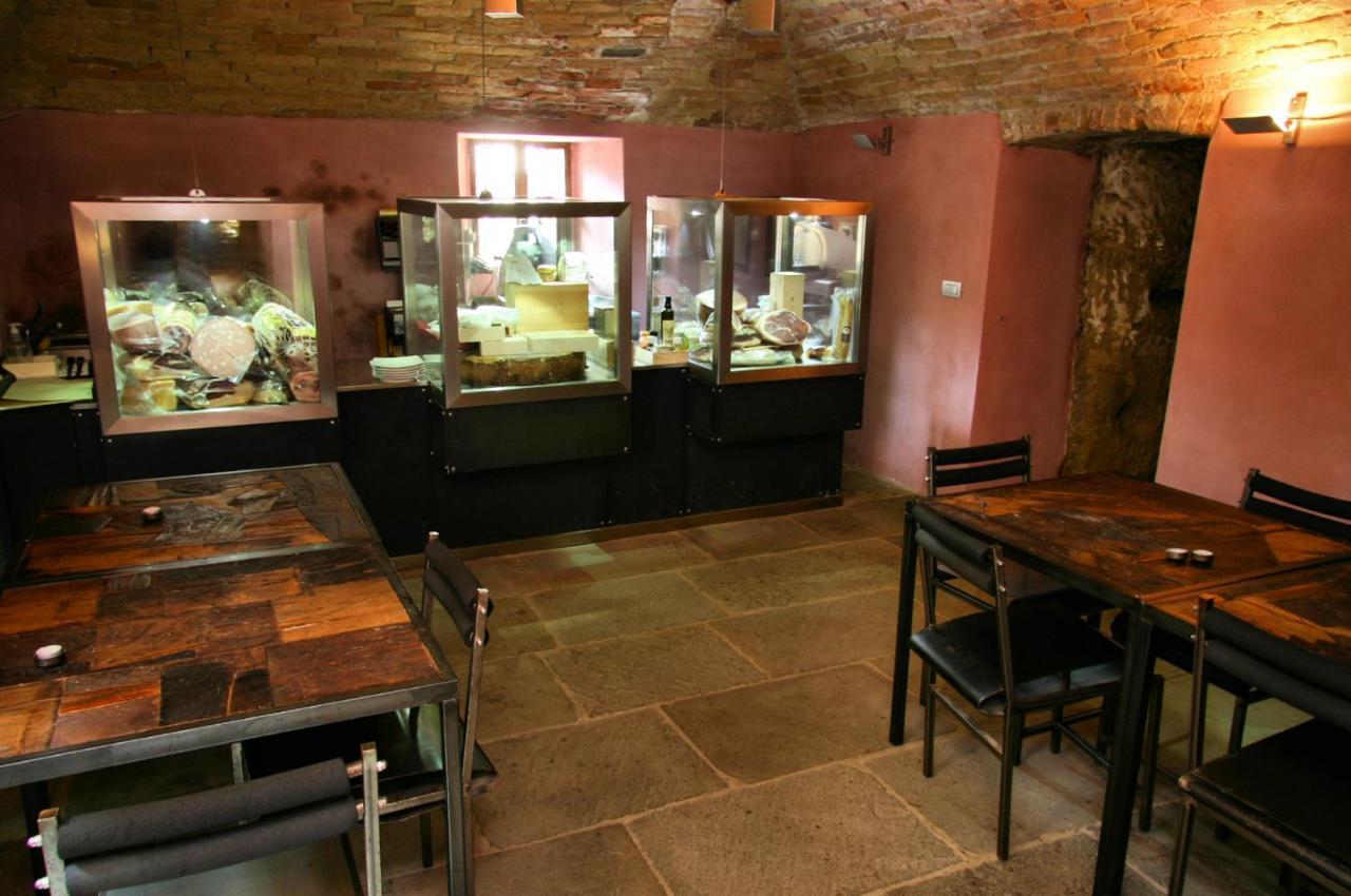 Le Case Della Saracca Monforte dʼAlba Exterior foto